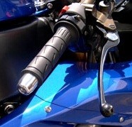 BIKETEK EMBOUTS DE GUIDON KAWASAKI ALUMINIUM*