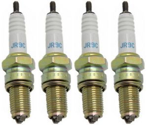 4 BOUGIES NGK JR9C SUZUKI GSXR 750 1988-1989 (montage 2)