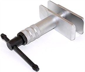 ECARTEUR DE PLAQUETTES REPOUSSE PISTON ETRIER DE FREINS MOTO SCOOTER QUAD (OUT1005)